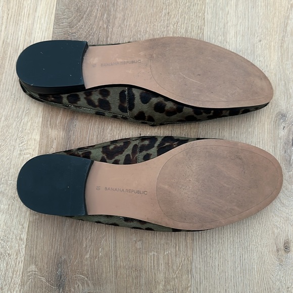 Banana Republic olive leopard slides leather lined. Size 10. - Picture 3 of 3
